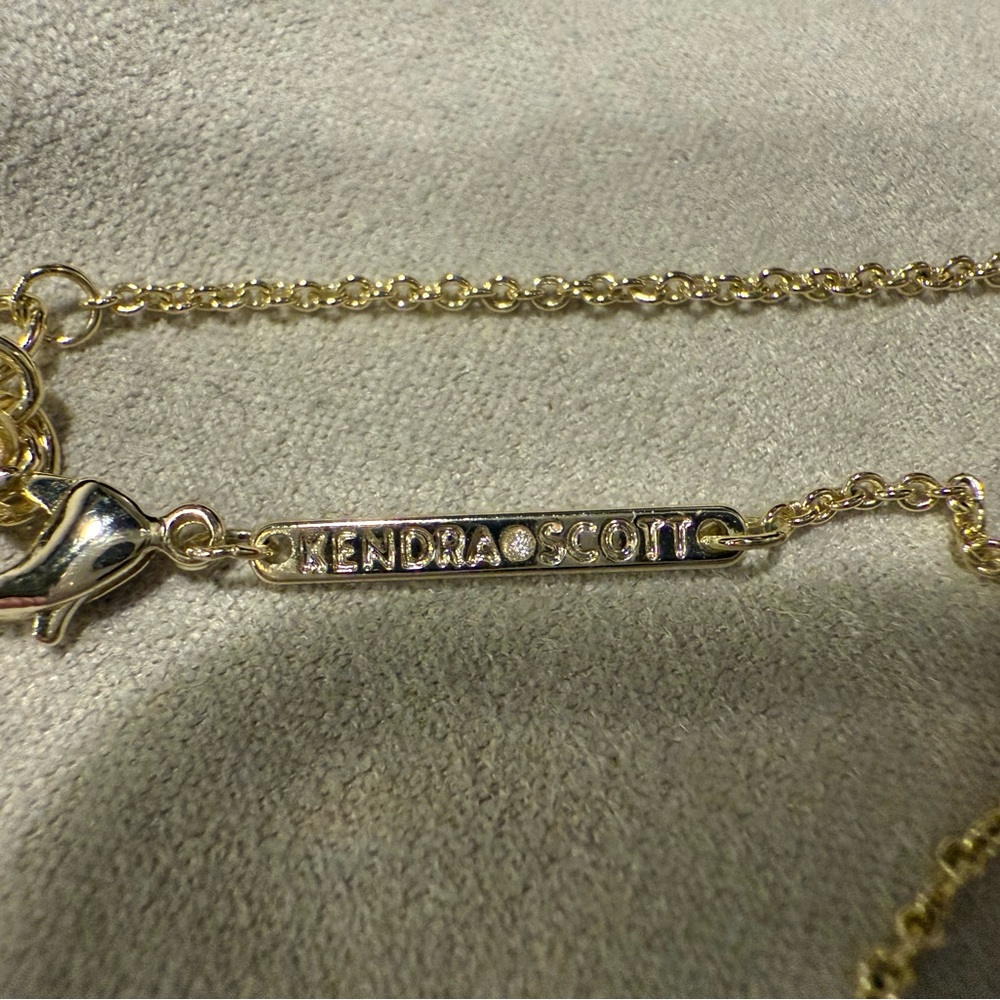 KENDRA SCOTT Jack Gold Bar Necklace in White Crystal w/ Jewelry Pouch - Picture 5 of 6